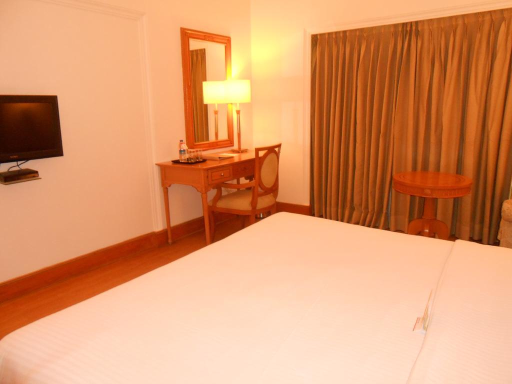 Hotel India Awadh Λάκναου Δωμάτιο φωτογραφία